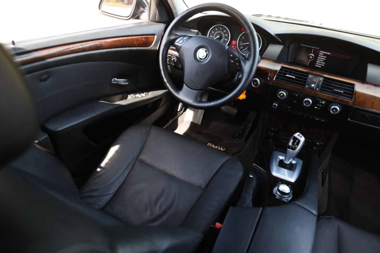 BMW 528i  2010