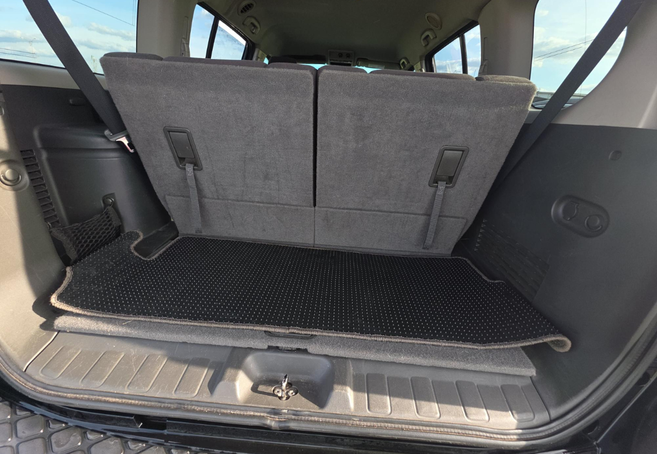 Nissan Pathfinder SV 2011