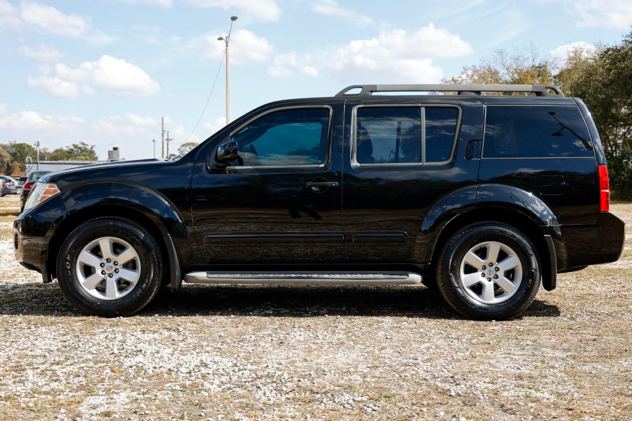 Nissan Pathfinder  2011