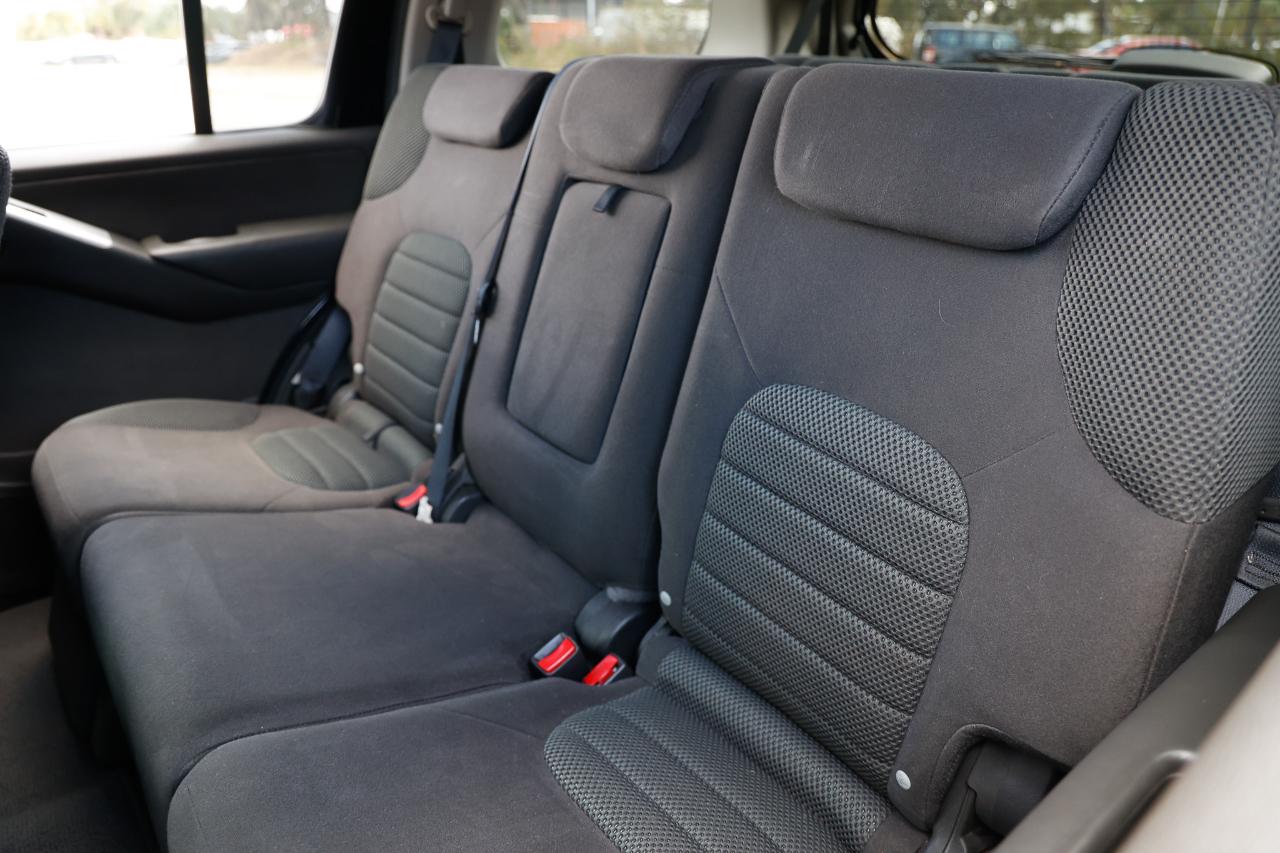 Nissan Pathfinder  2011