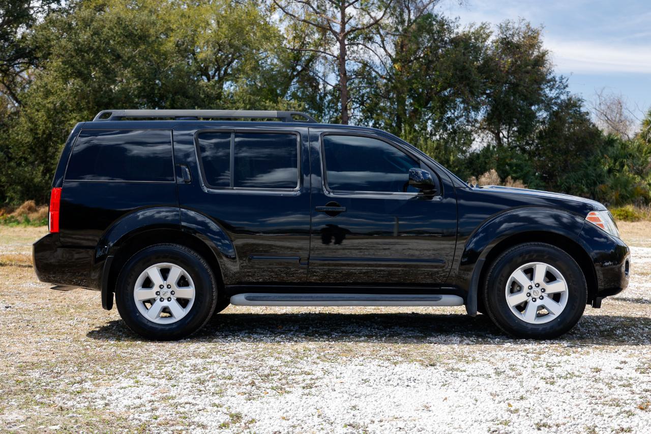 Nissan Pathfinder  2011