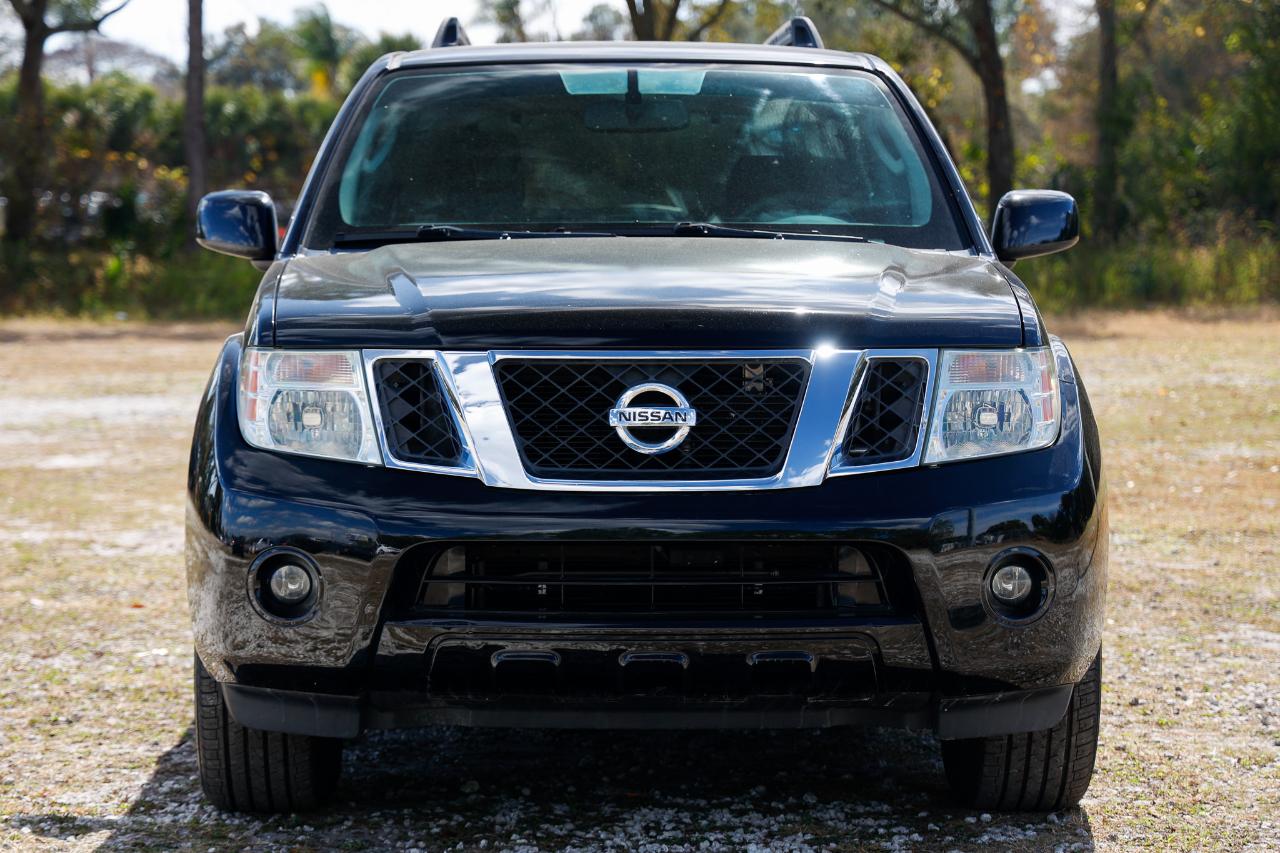 Nissan Pathfinder  2011