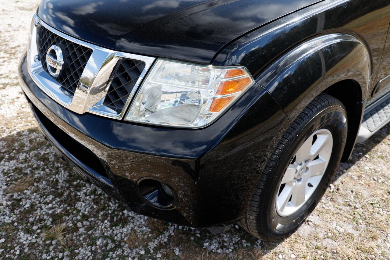 Nissan Pathfinder  2011