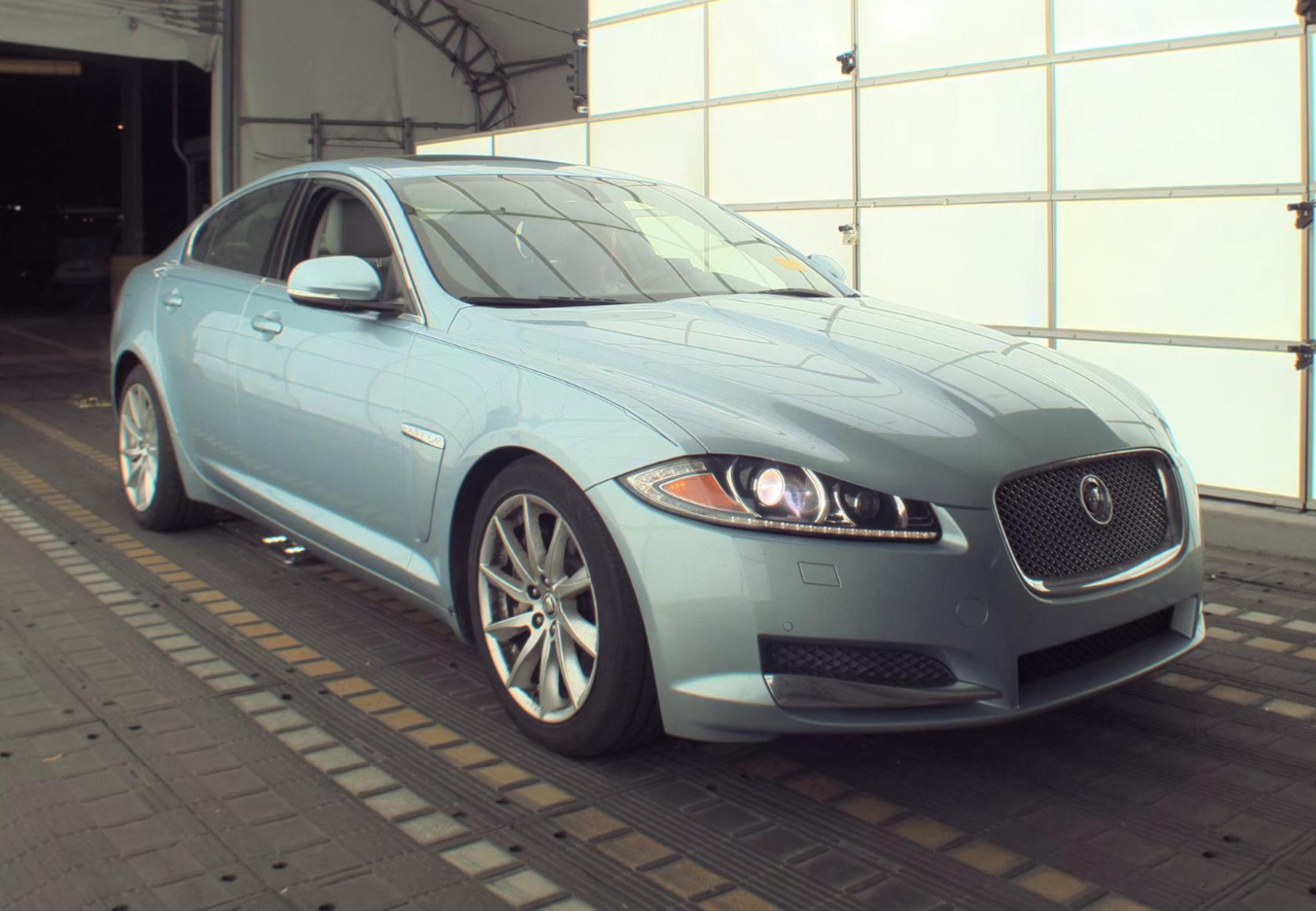 Jaguar XF  2012