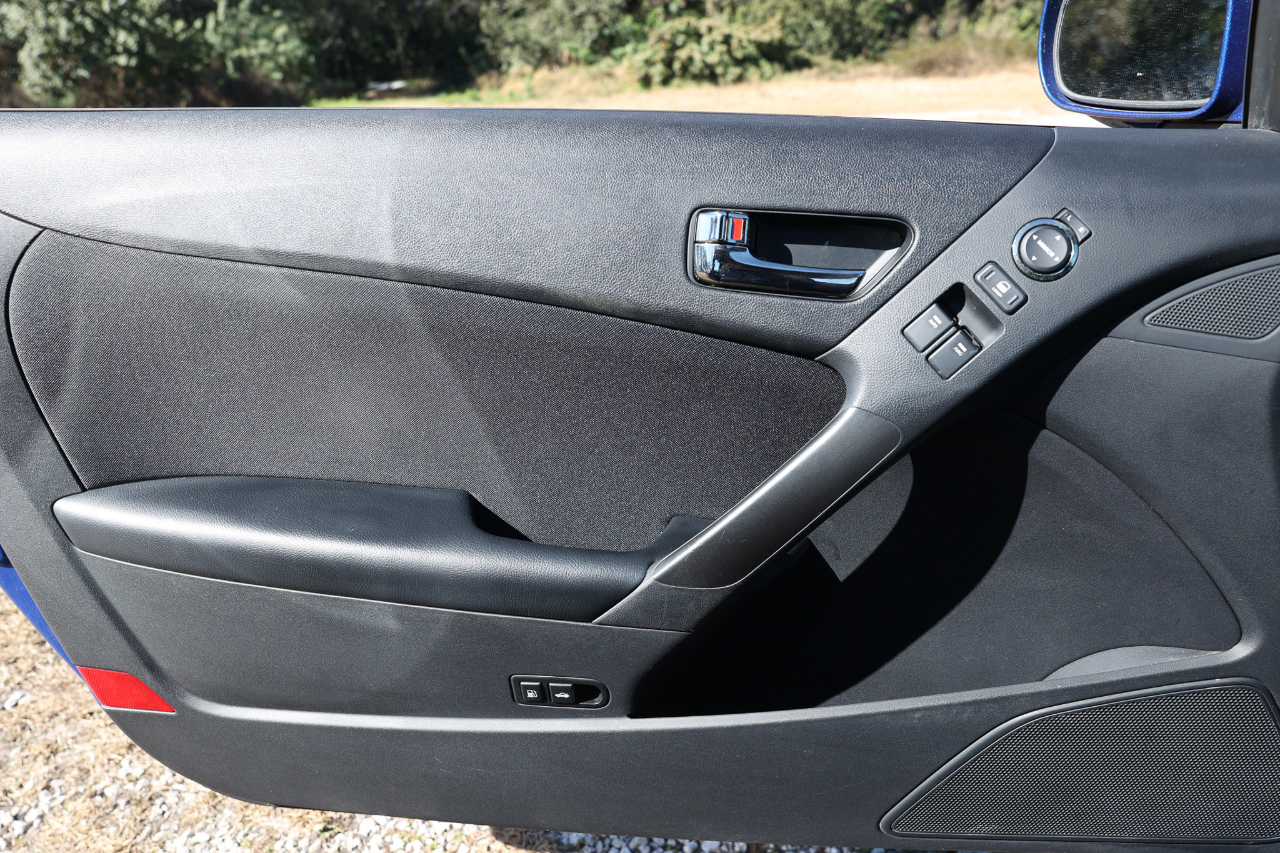 Hyundai Genesis Coupe  2011