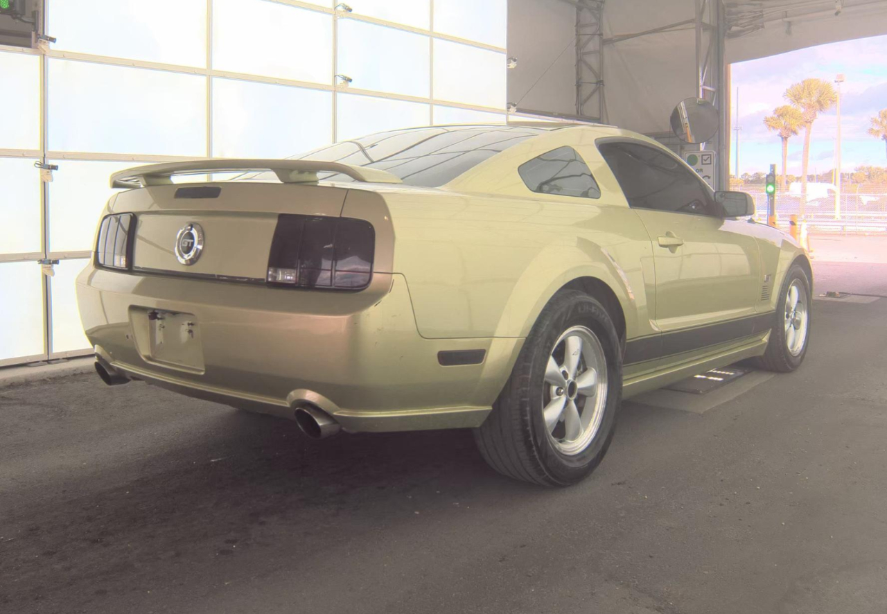 Ford Mustang  2006