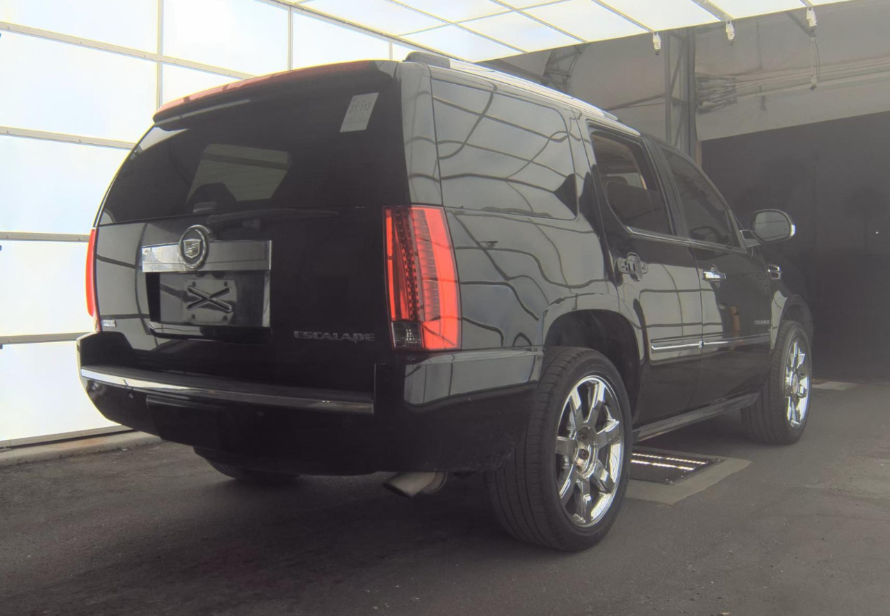 Cadillac Escalade  2012