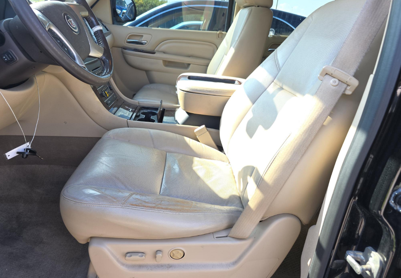 Cadillac Escalade  2012