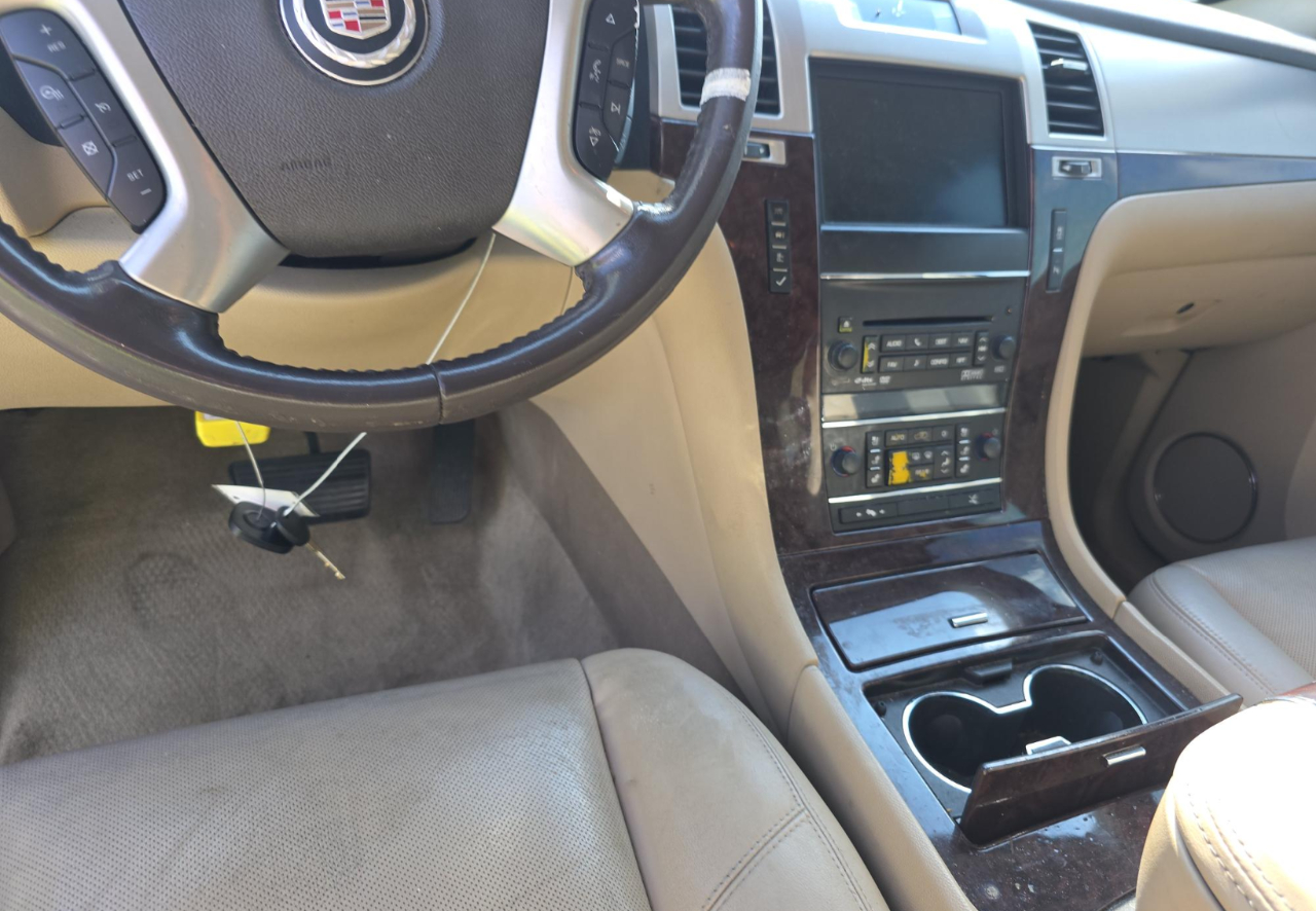 Cadillac Escalade  2012