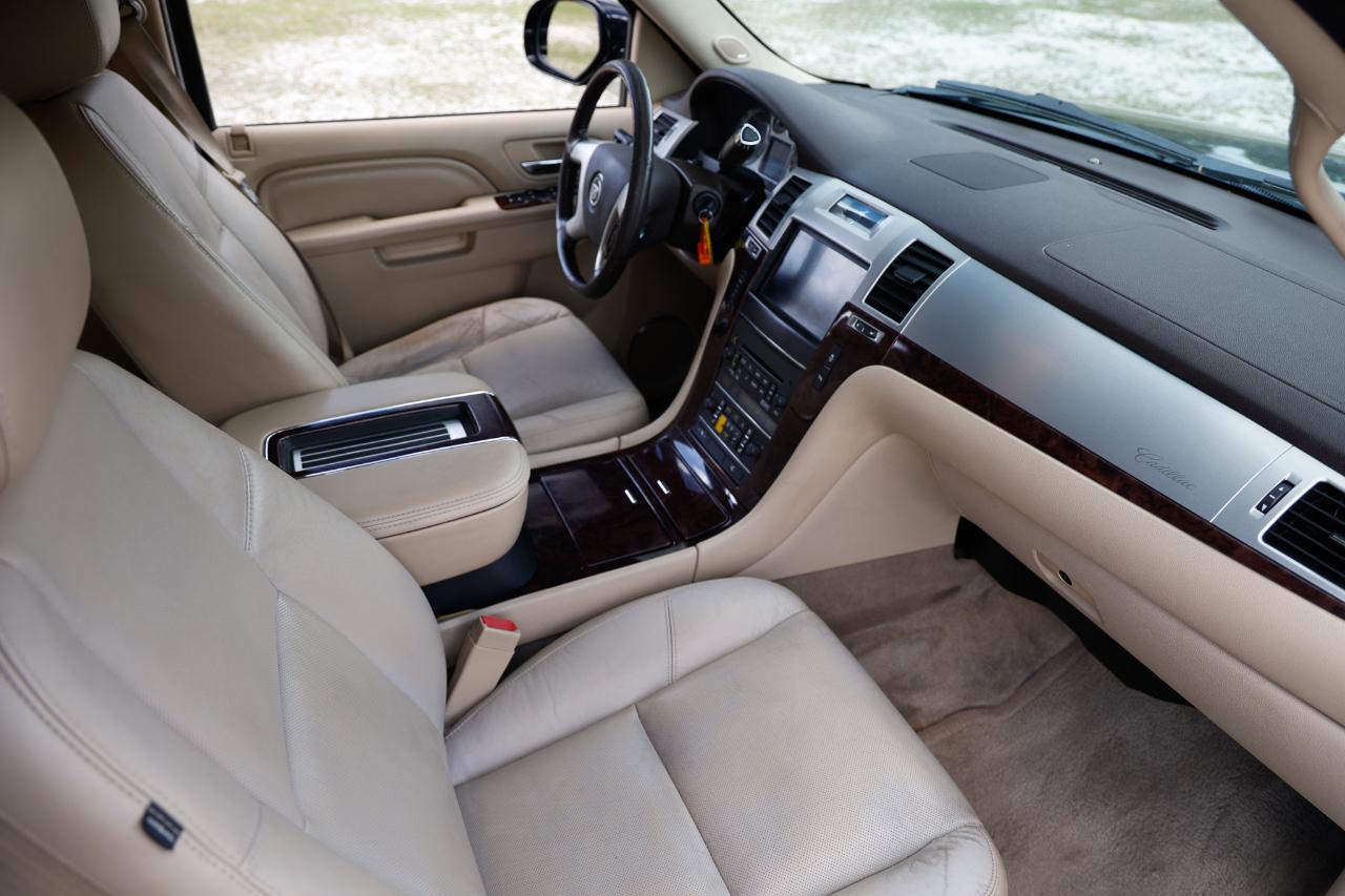 Cadillac Escalade  2012