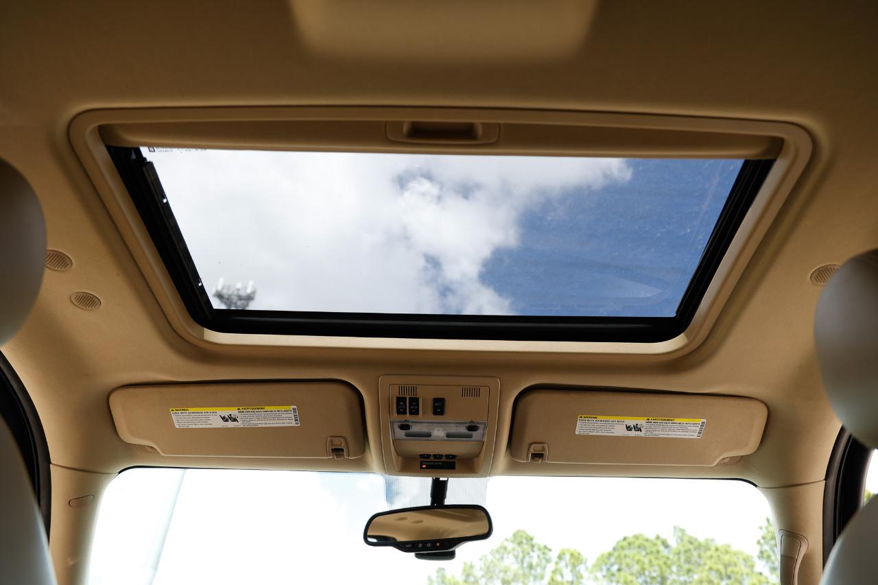 Cadillac Escalade  2012