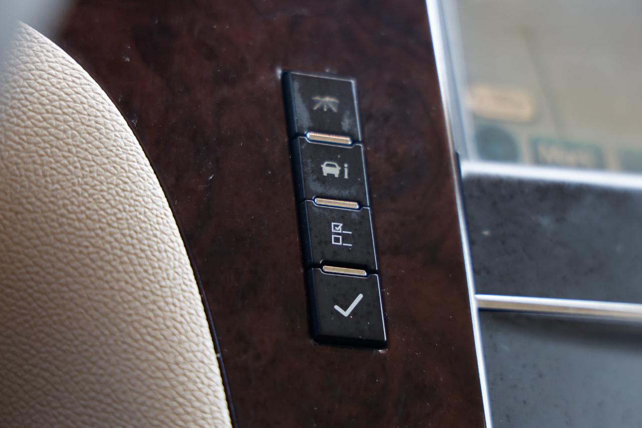 Cadillac Escalade  2012