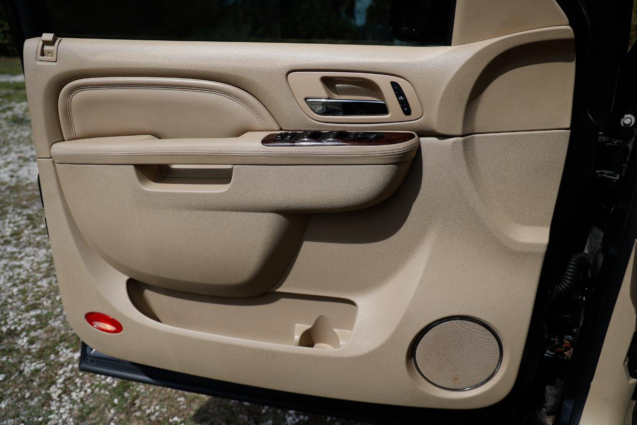 Cadillac Escalade  2012