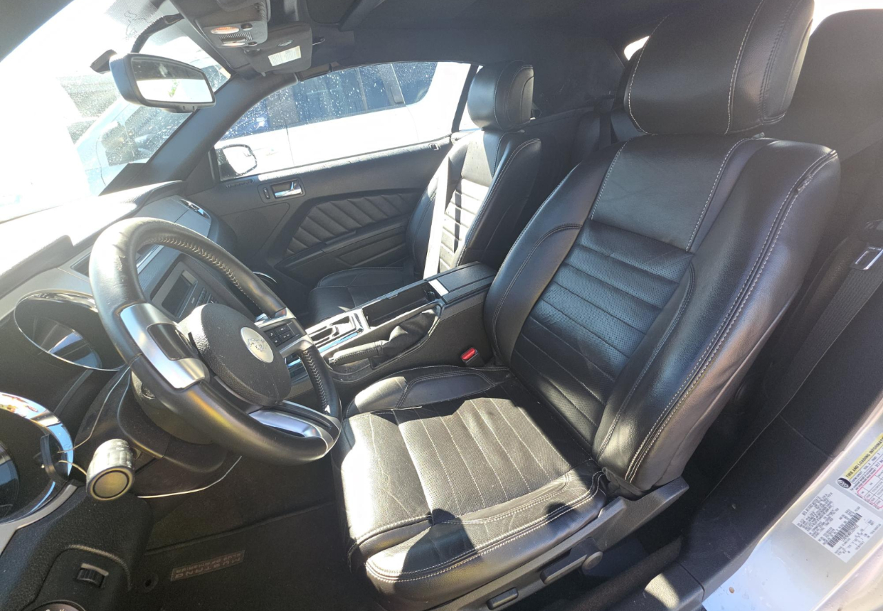 Ford Mustang V6 Premium Convertible 2014