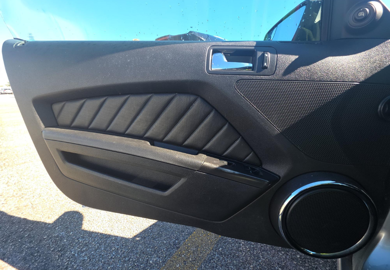 Ford Mustang V6 Premium Convertible 2014