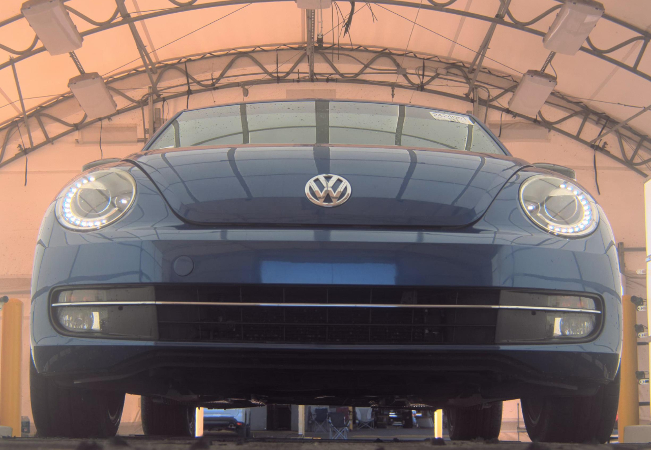 Volkswagen Beetle  2012