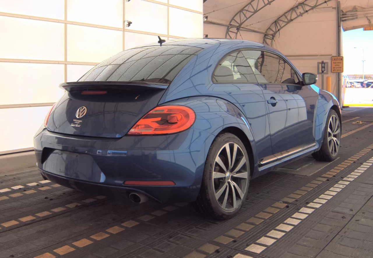 Volkswagen Beetle  2012