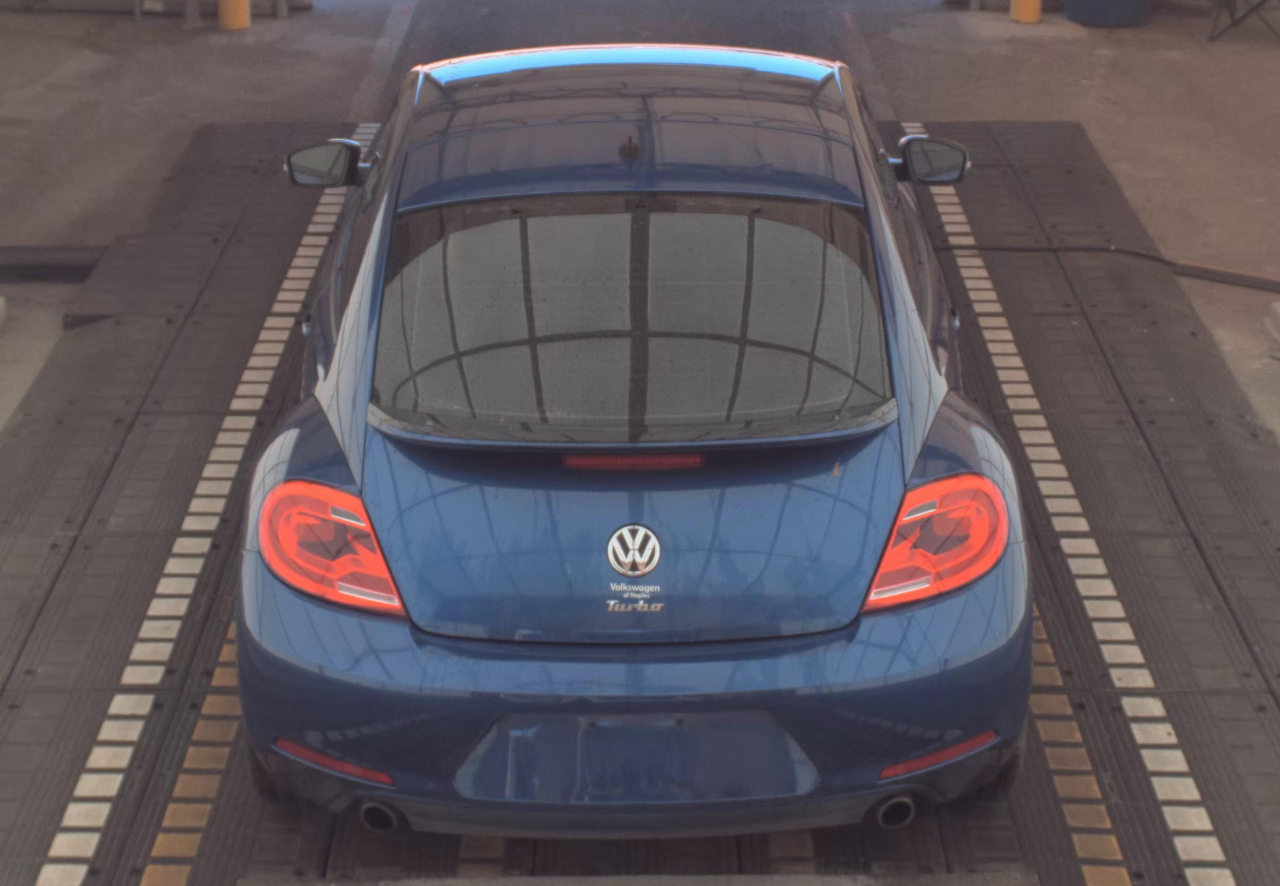 Volkswagen Beetle  2012
