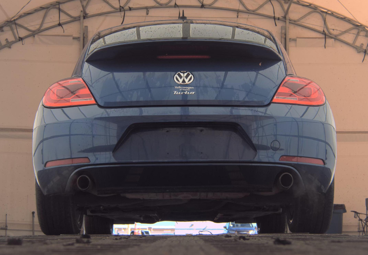 Volkswagen Beetle  2012