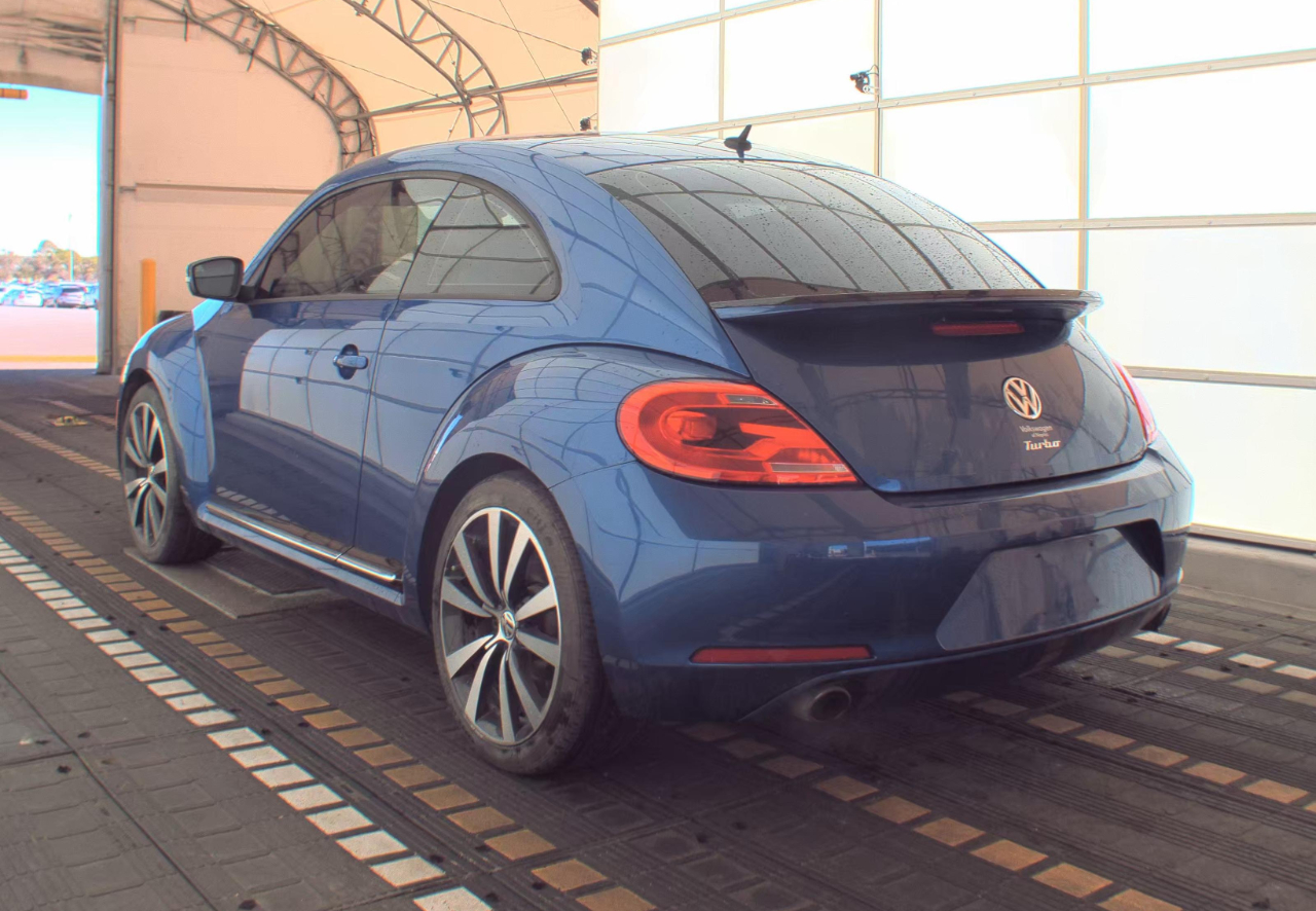 Volkswagen Beetle  2012