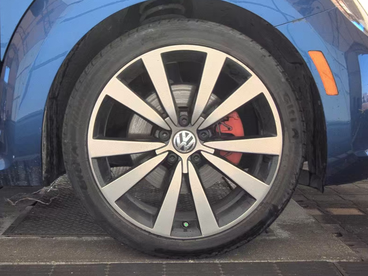 Volkswagen Beetle  2012