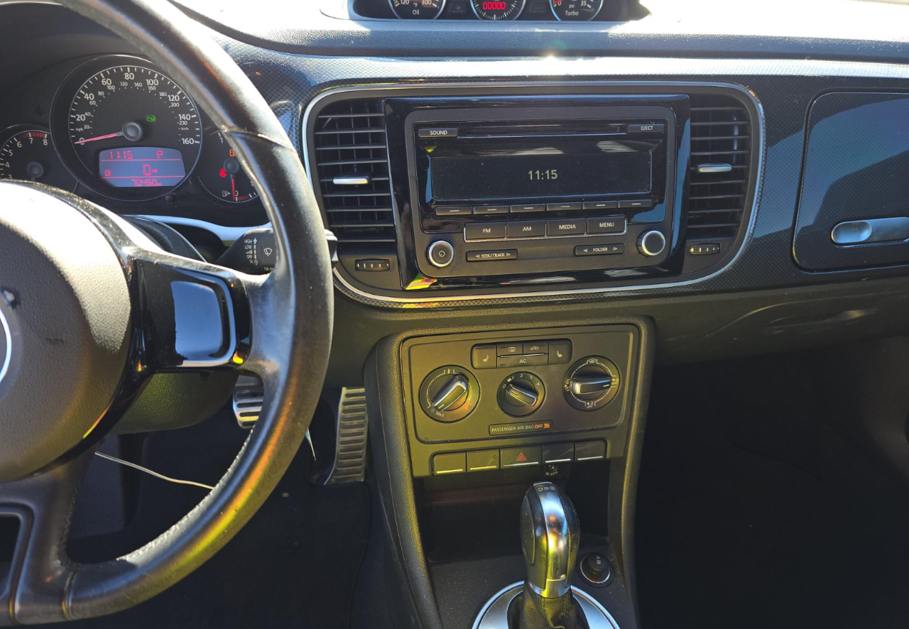 Volkswagen Beetle  2012