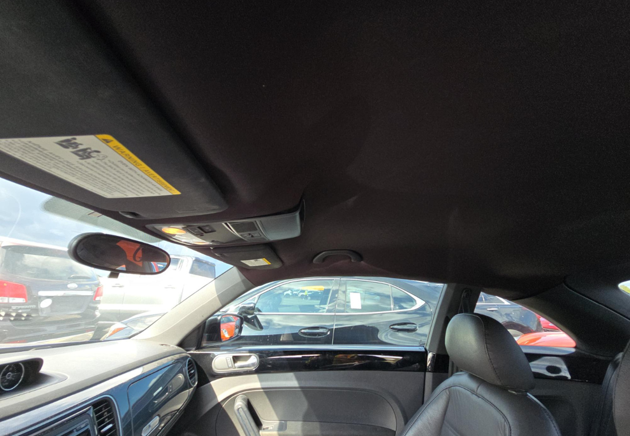 Volkswagen Beetle  2012