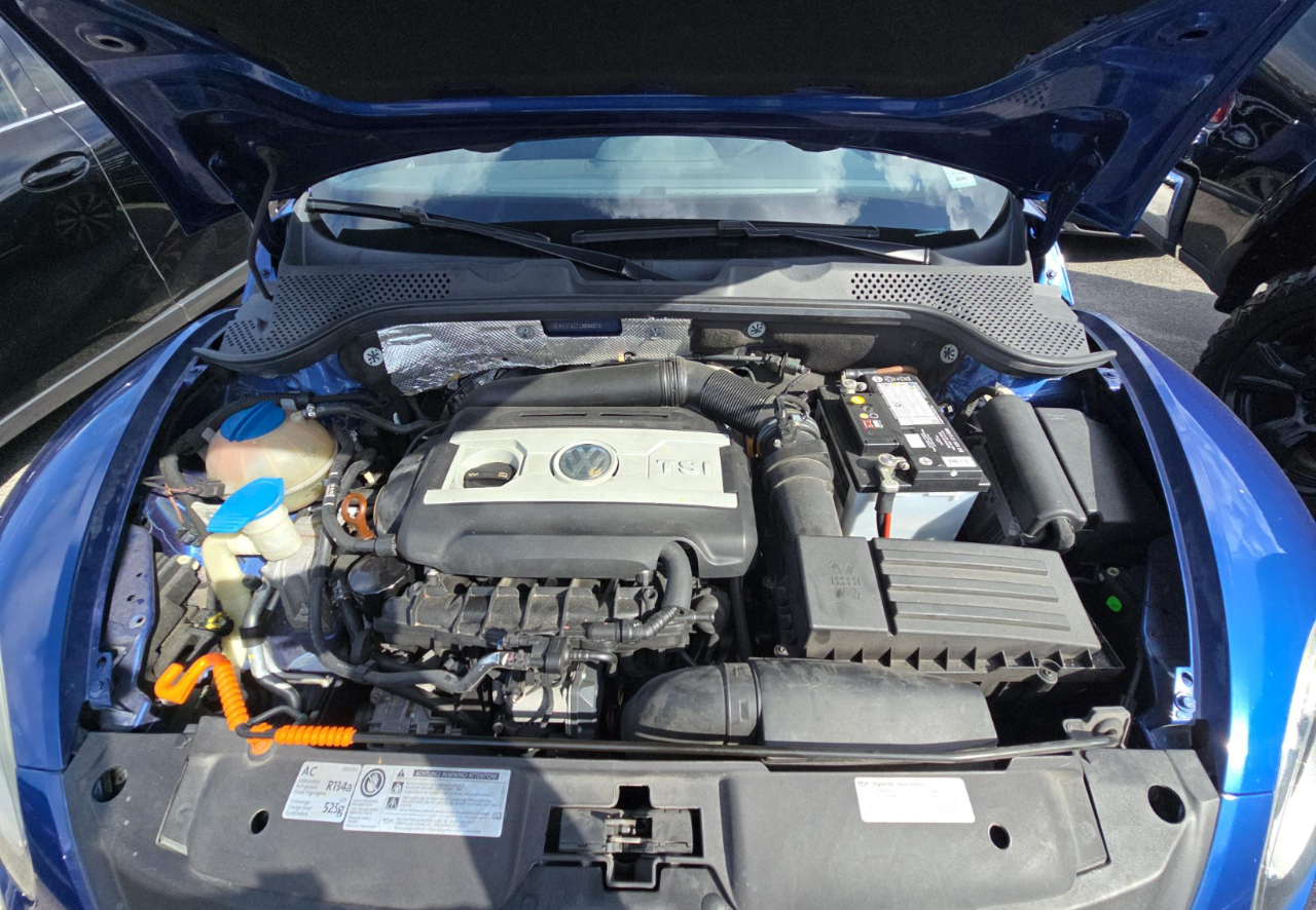 Volkswagen Beetle  2012