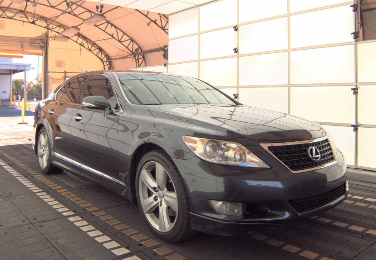 Lexus LS 460  2011