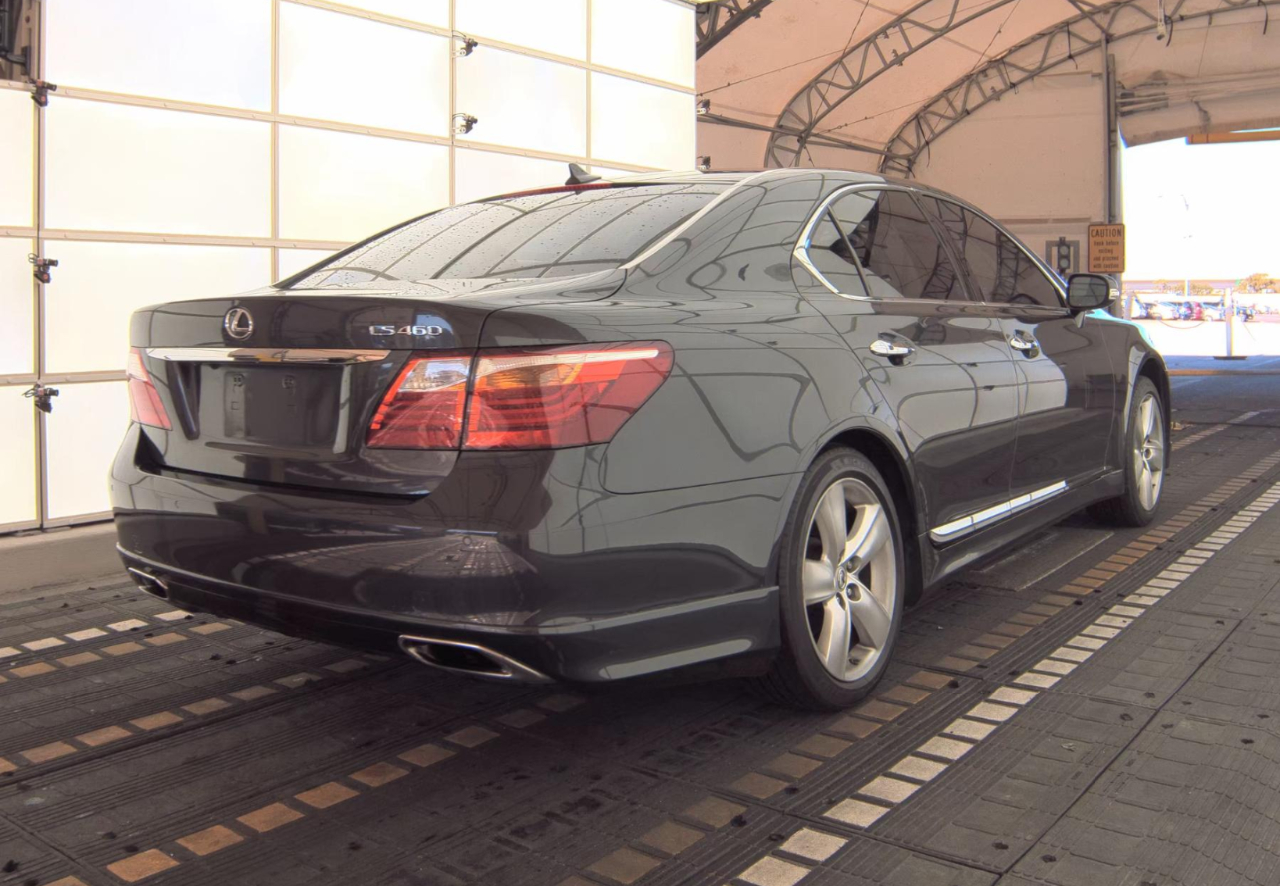 Lexus LS 460  2011