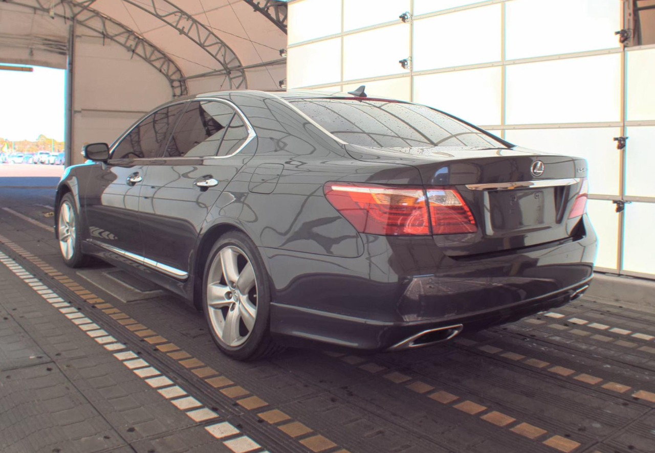 Lexus LS 460  2011
