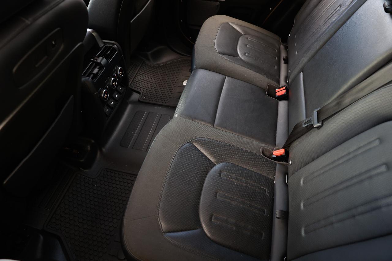 Land Rover Defender  2020