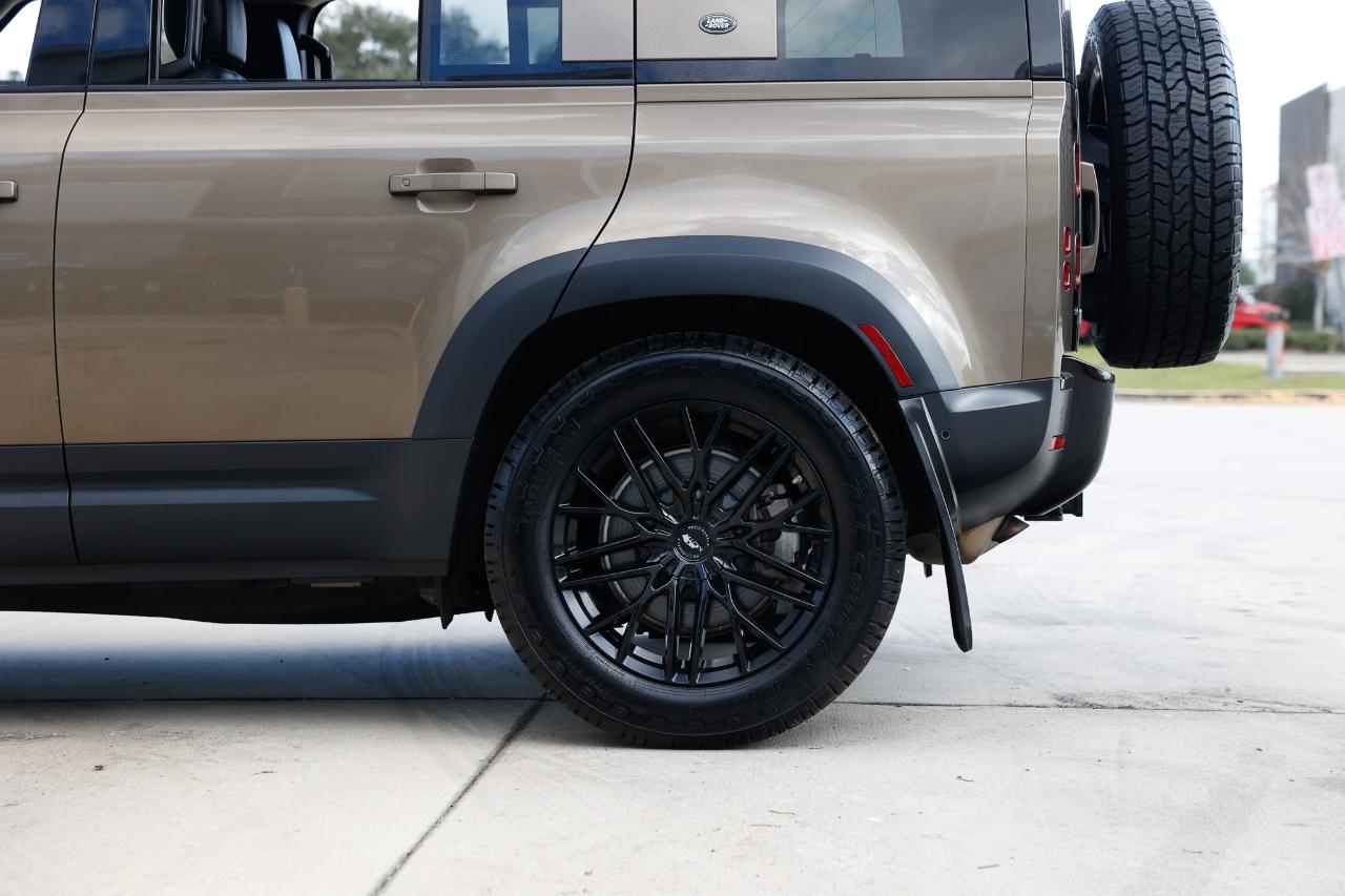 Land Rover Defender  2020