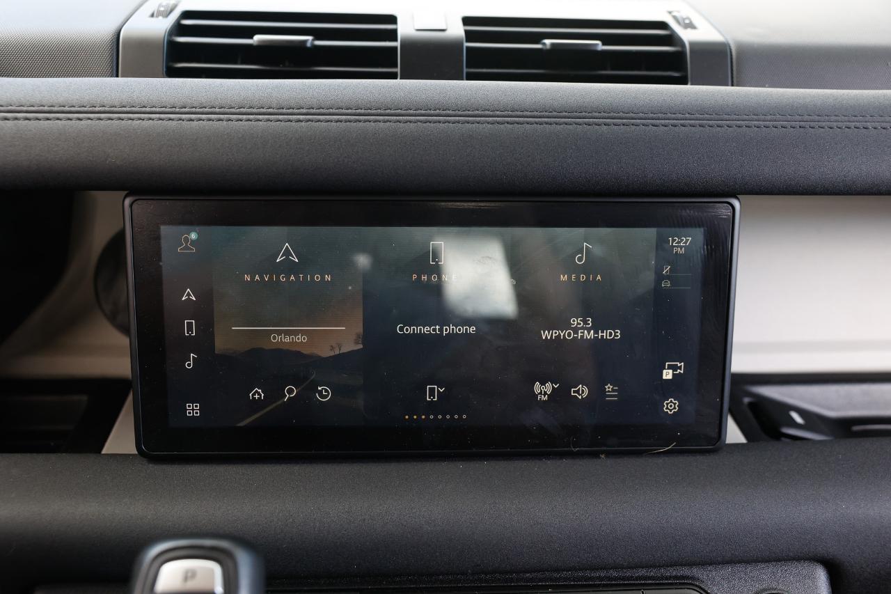 Land Rover Defender  2020