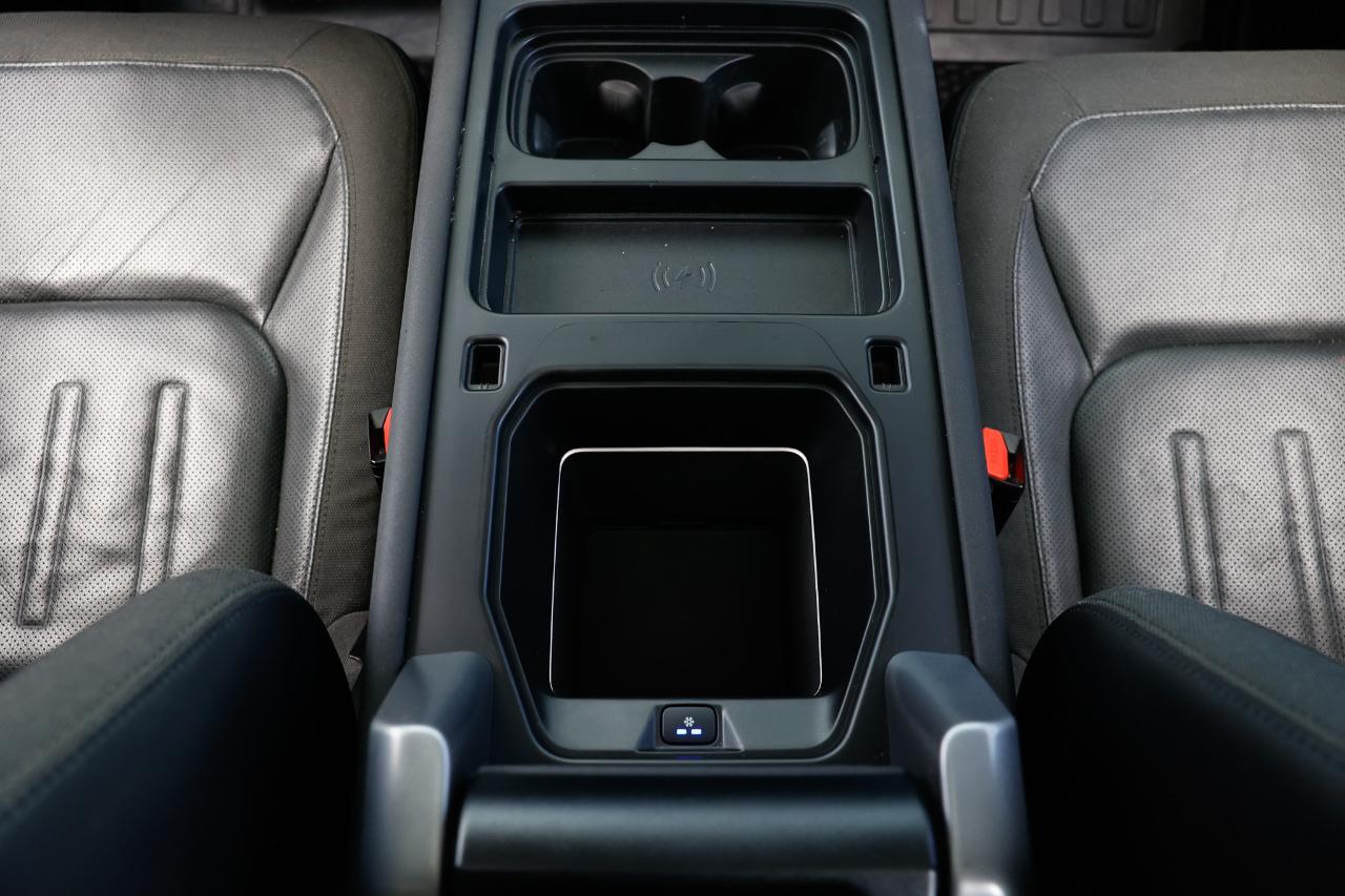 Land Rover Defender  2020