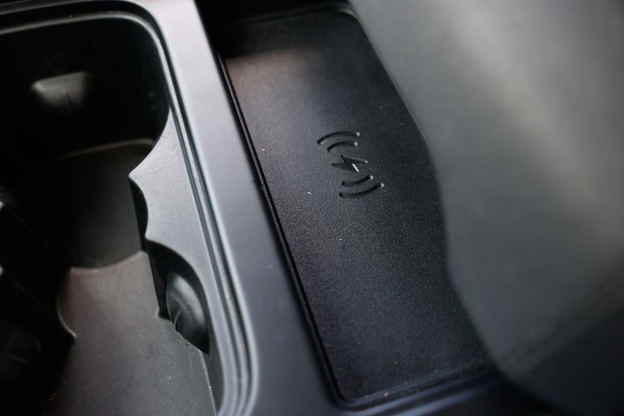 Land Rover Defender  2020