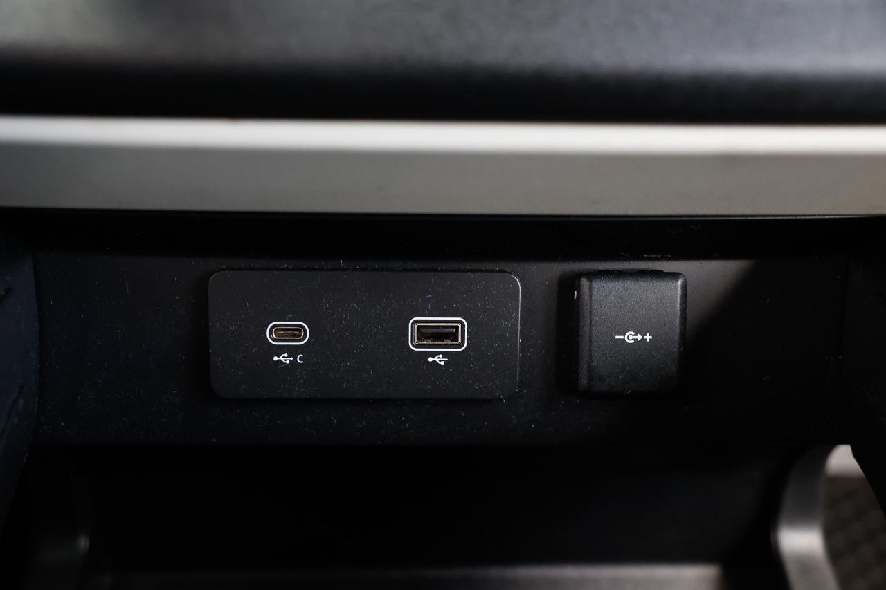 Land Rover Defender  2020