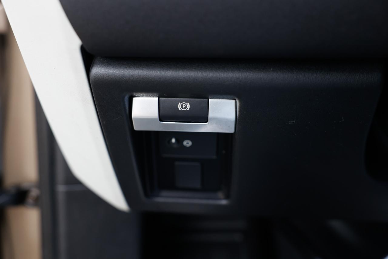 Land Rover Defender  2020