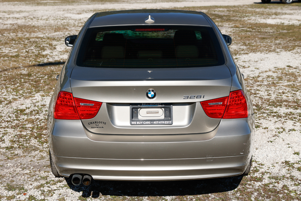BMW 328i  2011