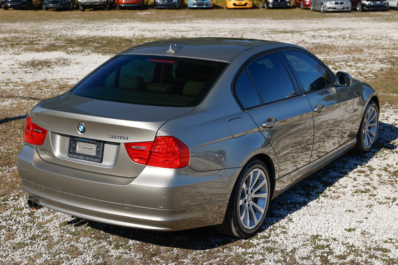 BMW 328i  2011