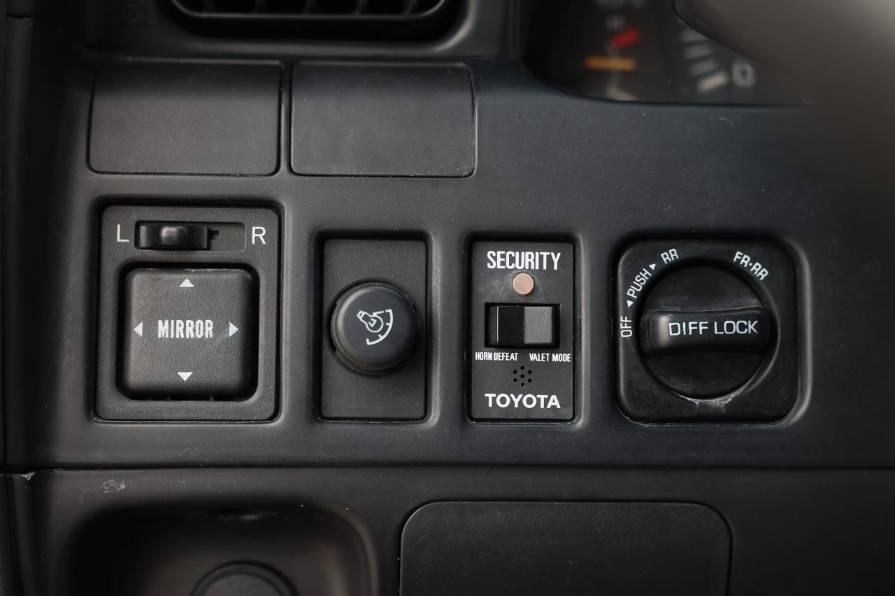 Toyota Land Cruiser  1993