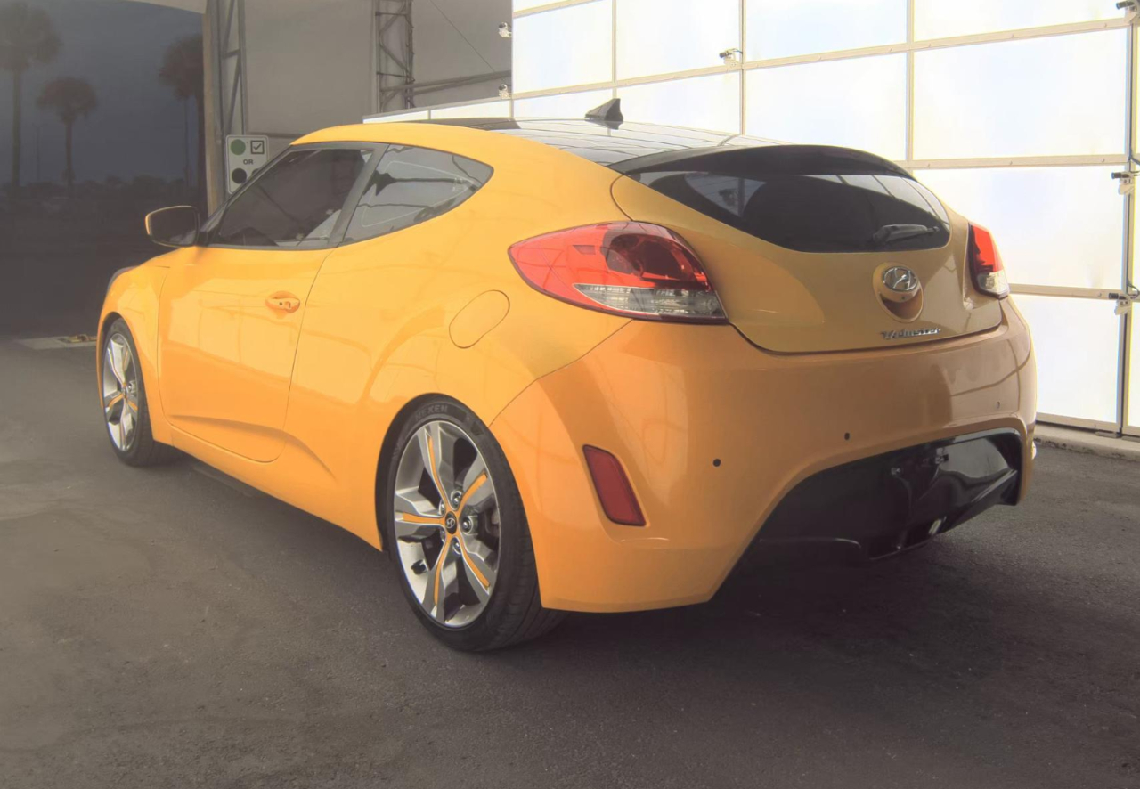 Hyundai Veloster  2012