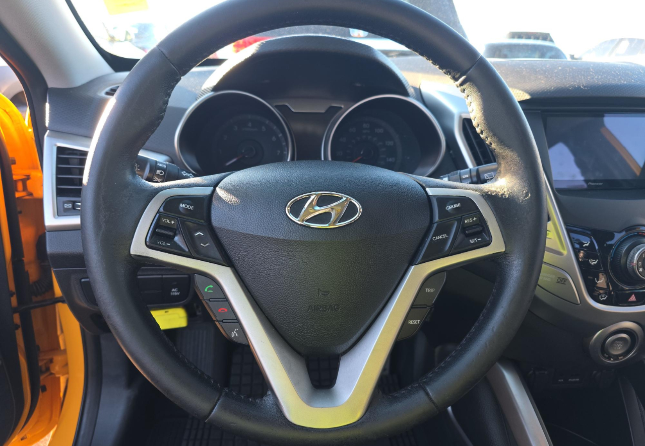Hyundai Veloster  2012
