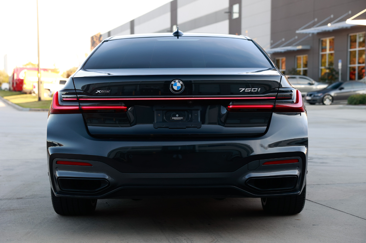 BMW 750i xDrive  2021