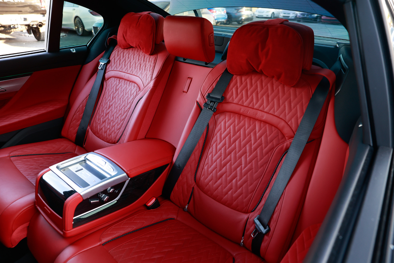 BMW 750i xDrive  2021