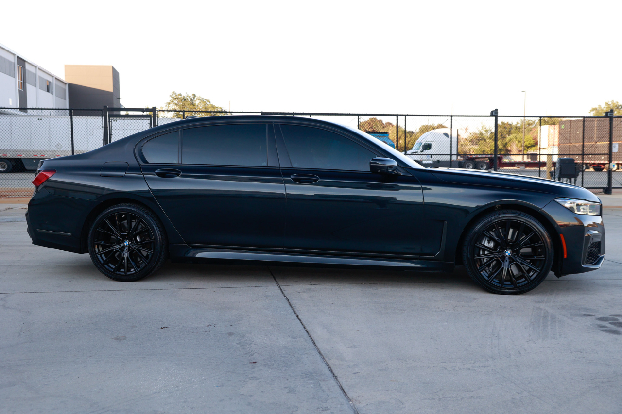 BMW 750i xDrive  2021