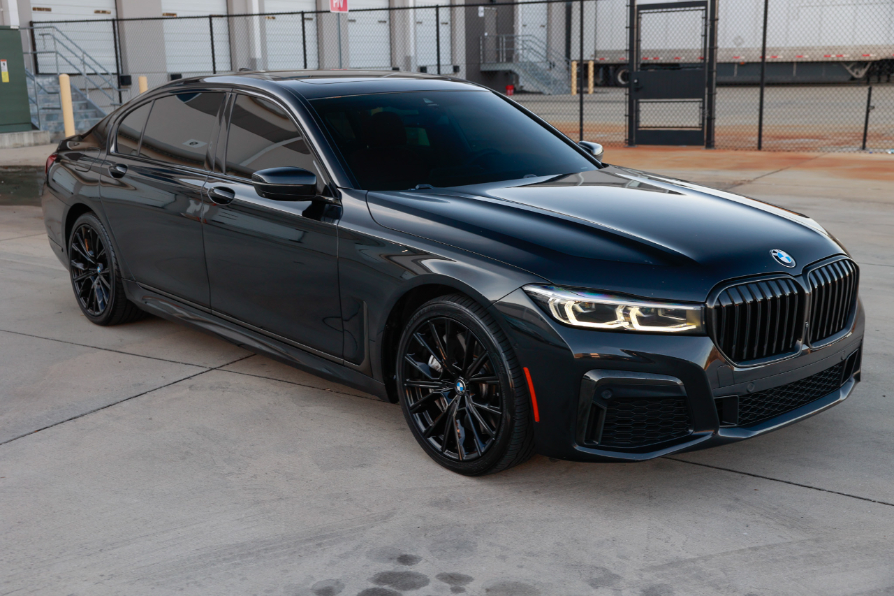 BMW 750i xDrive  2021