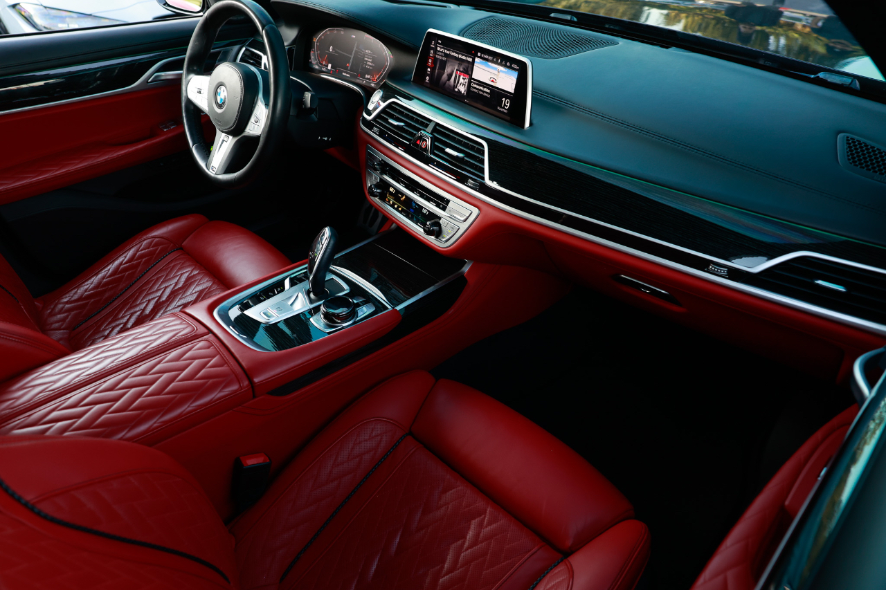 BMW 750i xDrive  2021