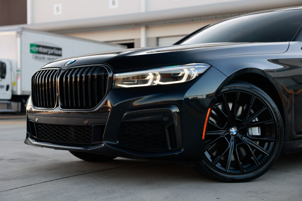 BMW 750i xDrive  2021