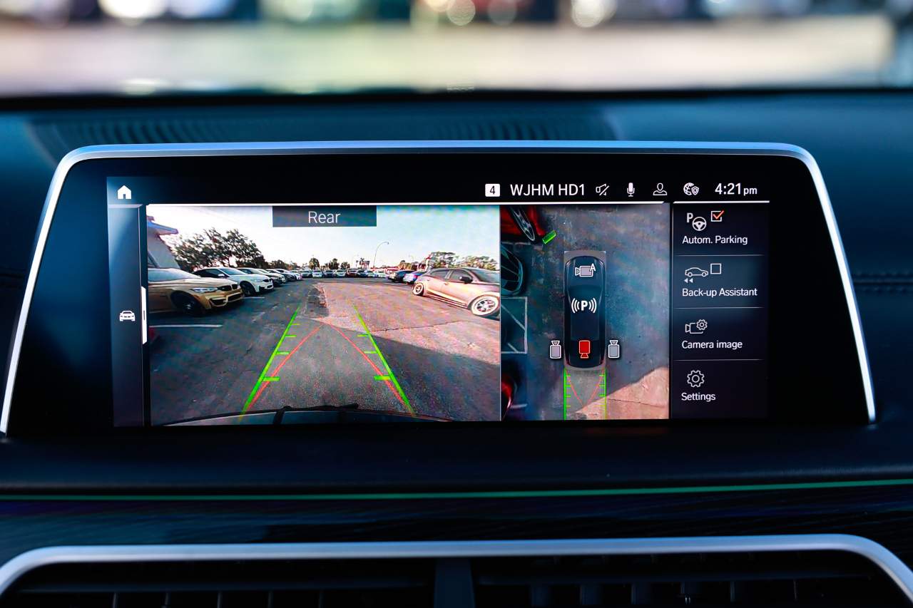 BMW 750i xDrive  2021